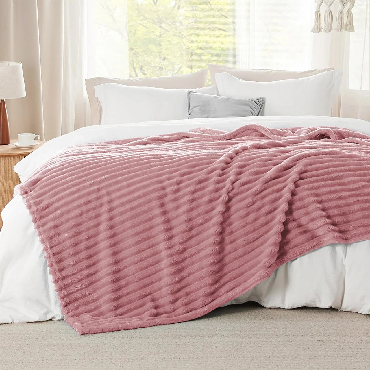 VIRAL striped blanket